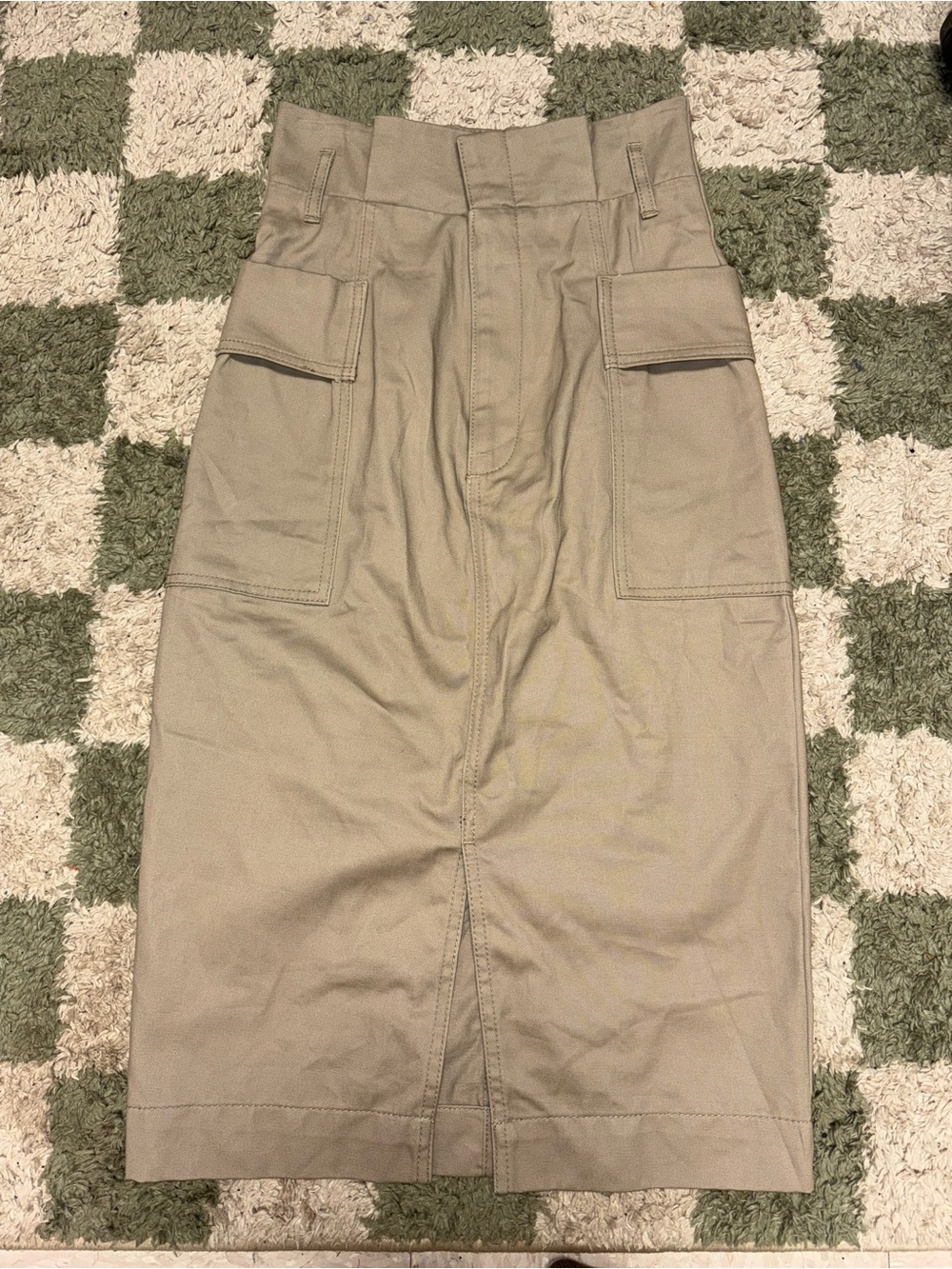 H&M high waisted midi skirt with cargo pockets and a front vent slit